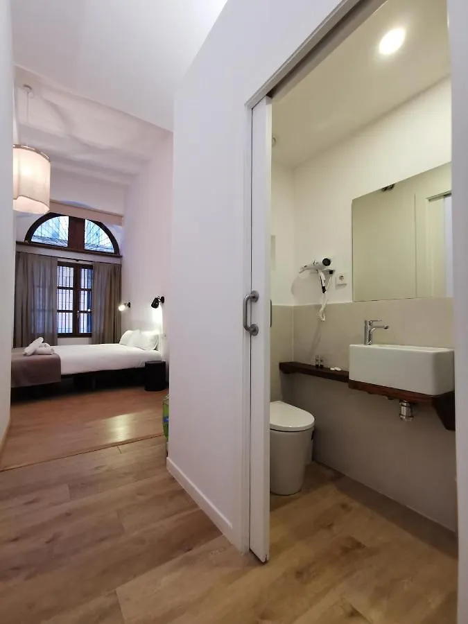 Classbedroom Port Ramblas Barcelona 0*,  Spain